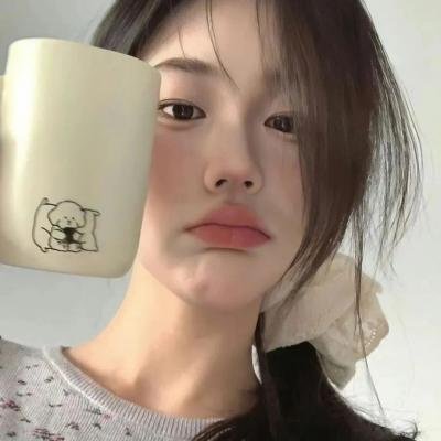这个警察不太冷